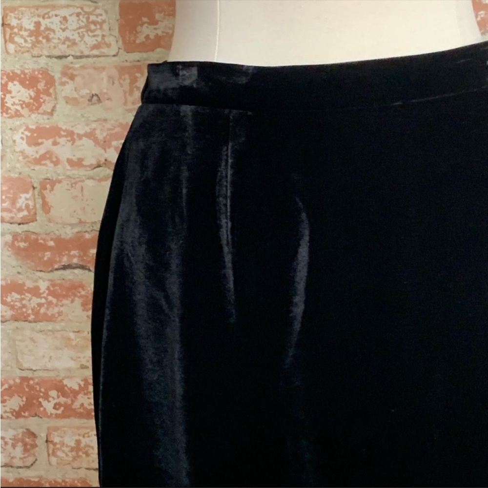 LANDS END Black Velvet Skirt Size 14 Knee Length - Picture 5 of 8